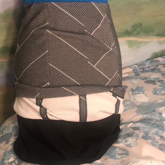 Blue, black and white beautiful dress - Picture 8 of 8